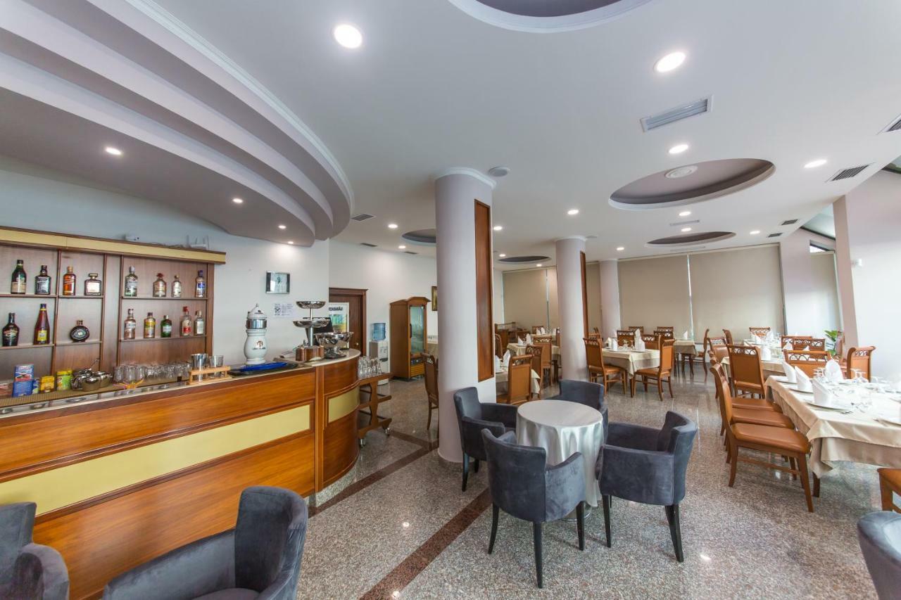 Western Star Hotel ดูร์เรส ภายนอก รูปภาพ