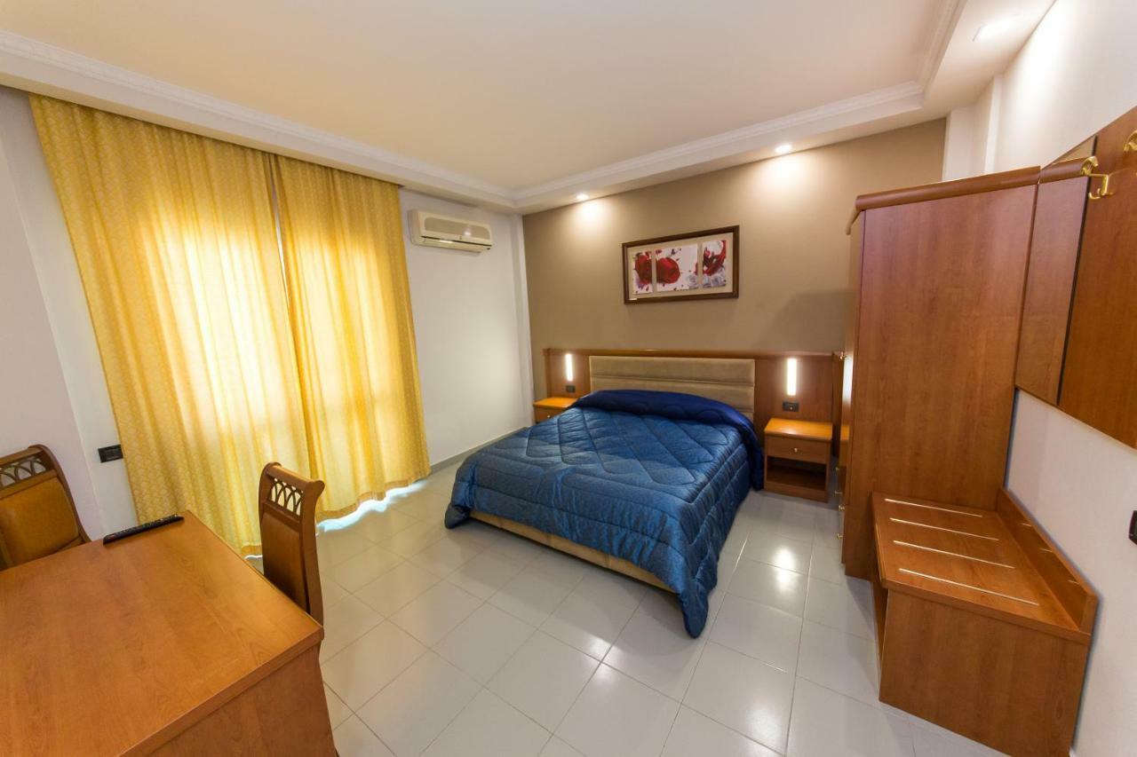 Western Star Hotel ดูร์เรส ภายนอก รูปภาพ