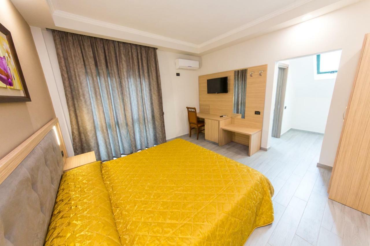 Western Star Hotel ดูร์เรส ภายนอก รูปภาพ