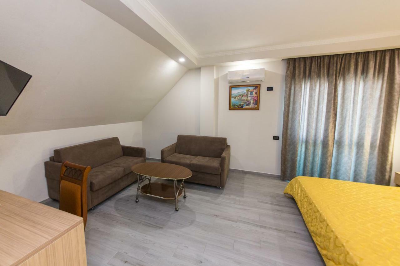 Western Star Hotel ดูร์เรส ภายนอก รูปภาพ